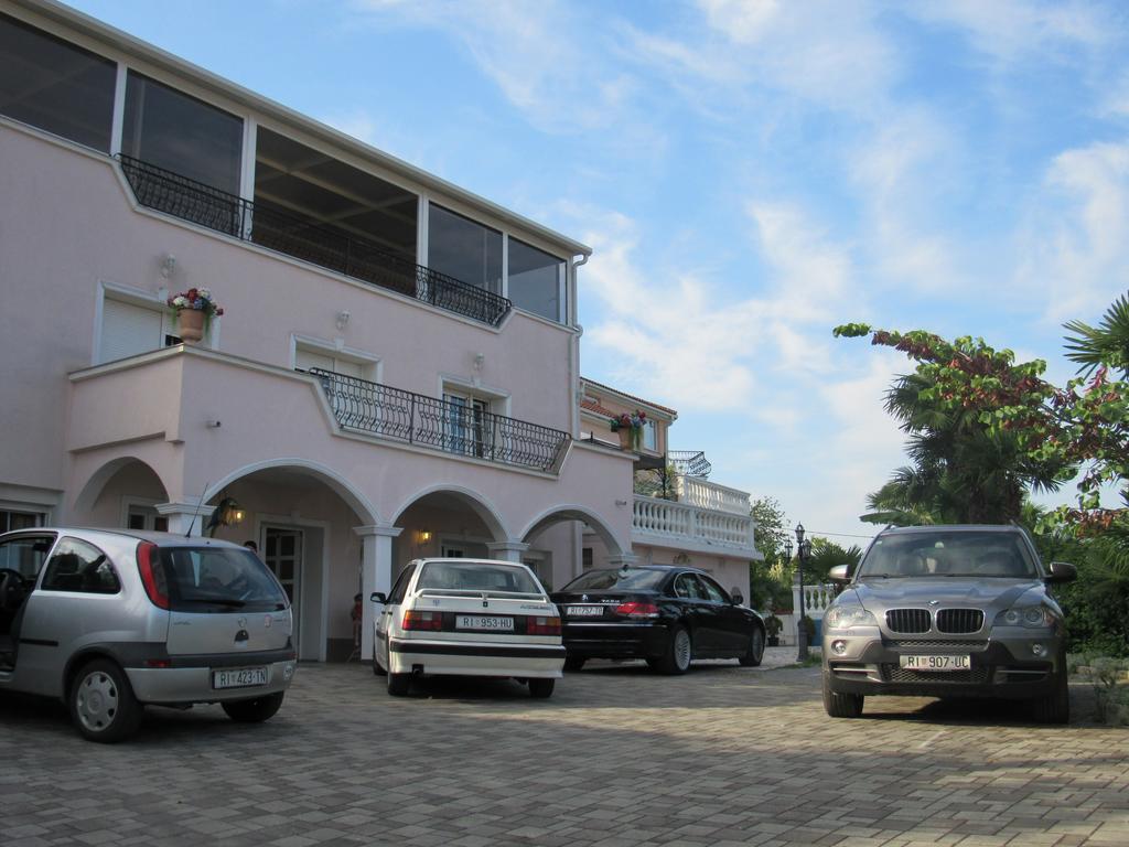 Apartments Villa Palme Opatija Luaran gambar