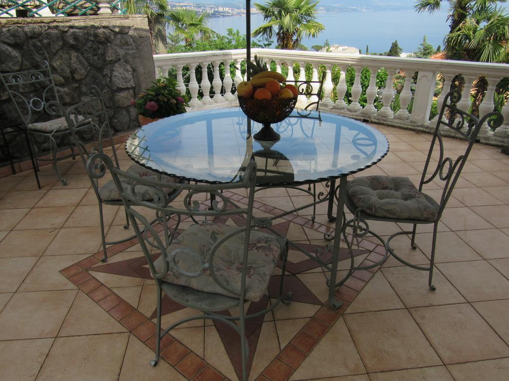 Apartments Villa Palme Opatija Luaran gambar