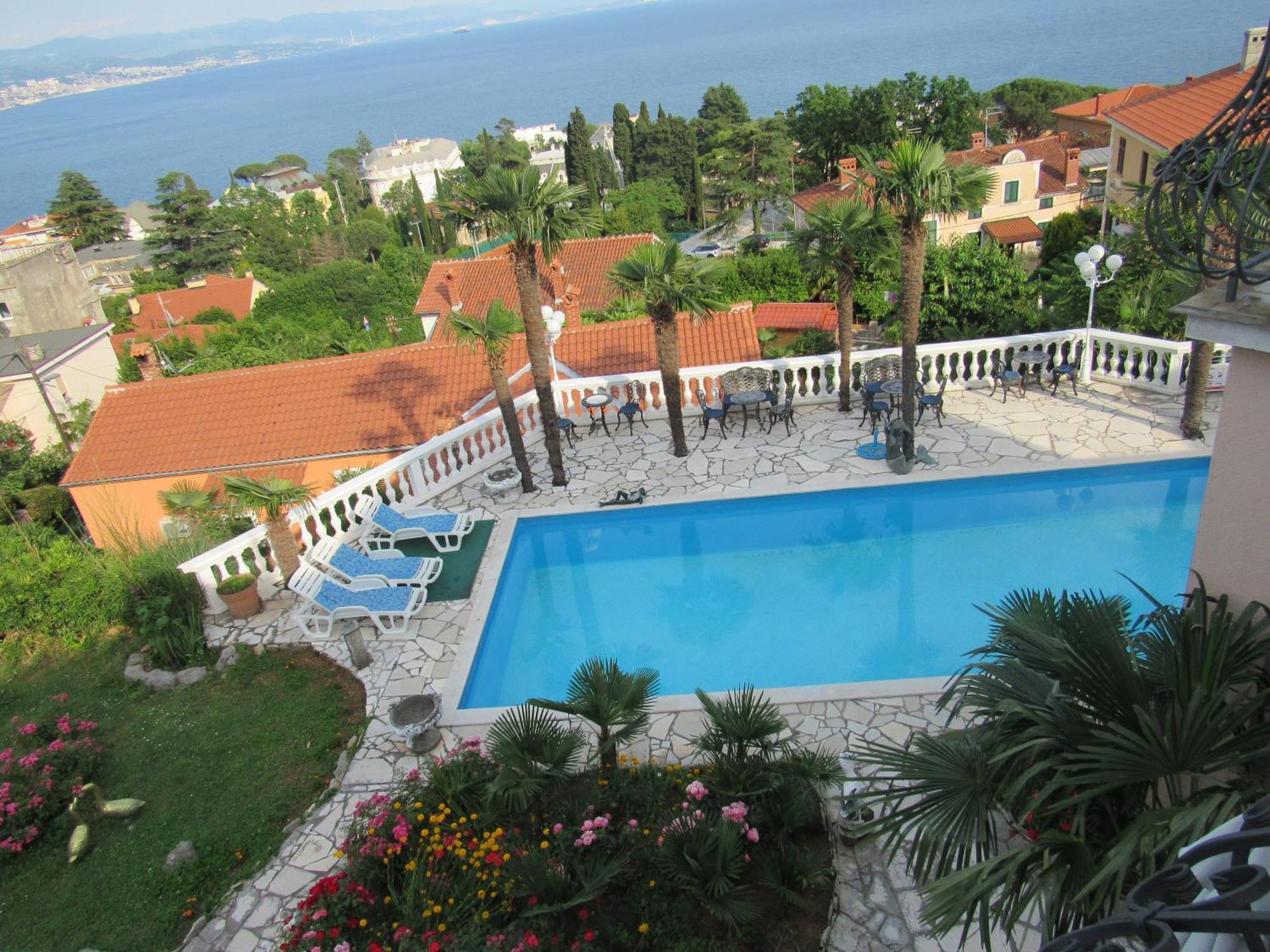 Apartments Villa Palme Opatija Luaran gambar